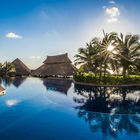 Fiesta Americana Condesa Cancun Dış mekan fotoğraf The resort's main pool