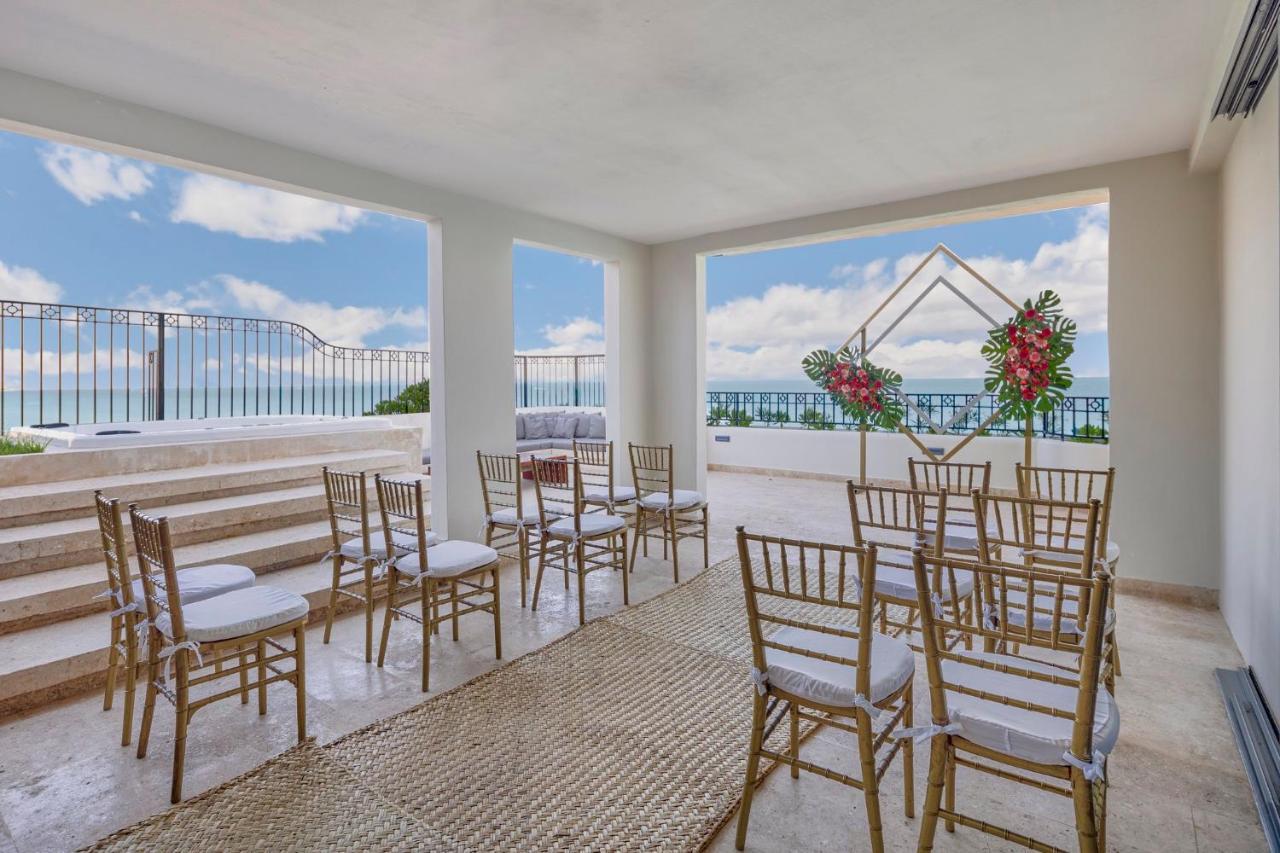 Fiesta Americana Condesa Cancun Dış mekan fotoğraf The resort's wedding chapel
