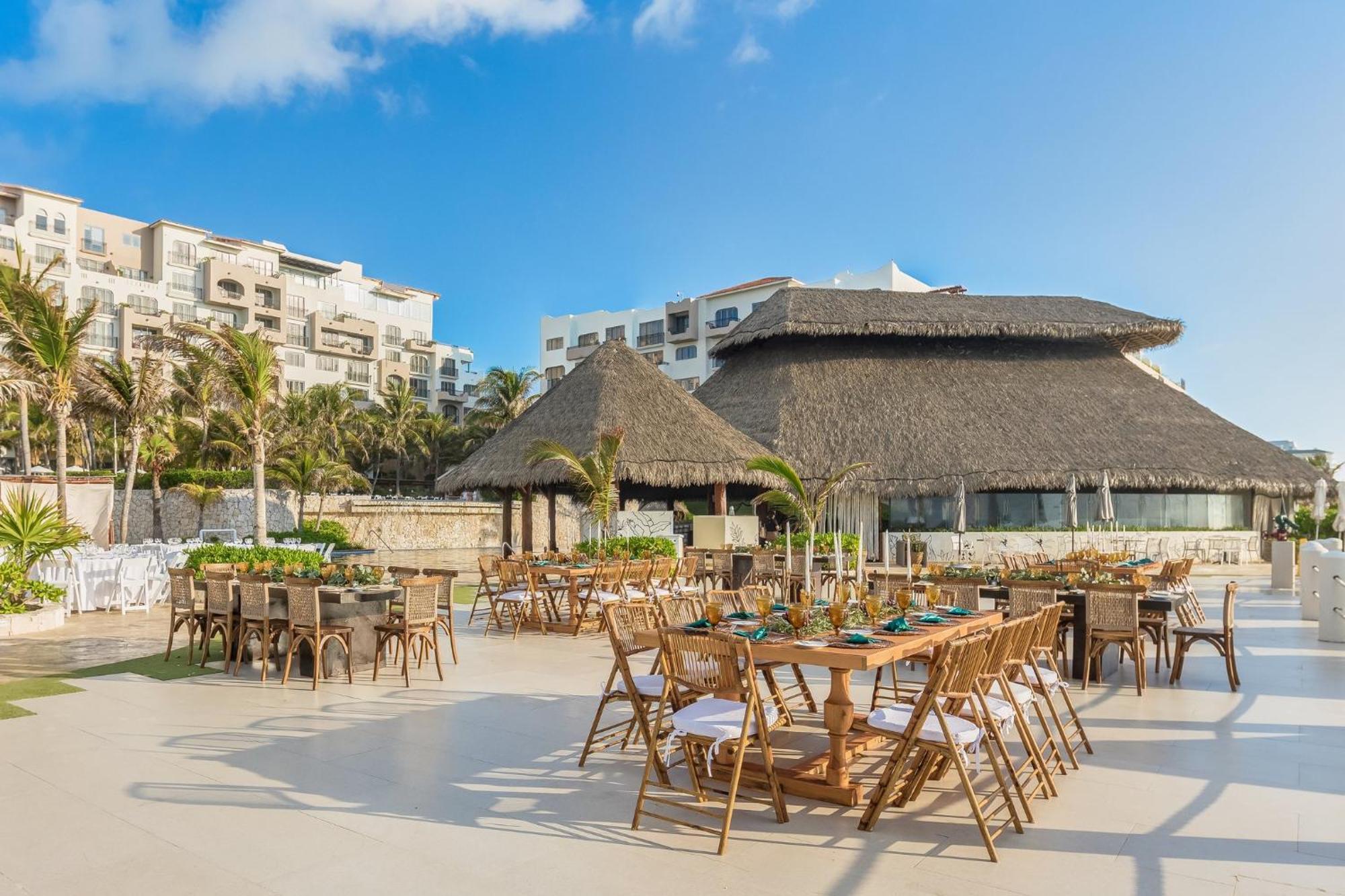 Fiesta Americana Condesa Cancun Dış mekan fotoğraf The Beach Club at the Grand at Moon Palace