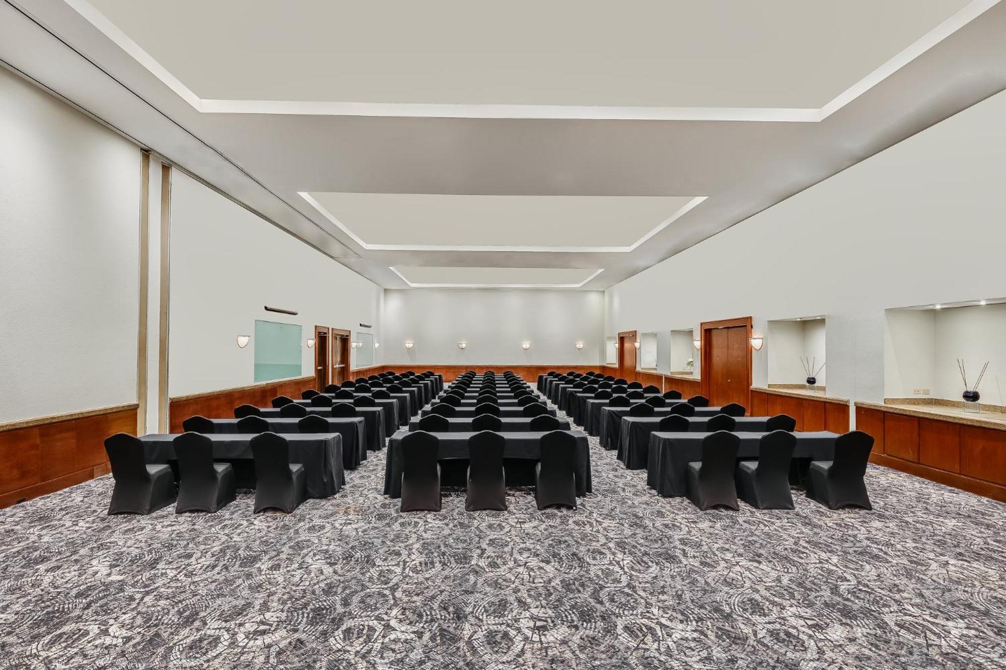 Fiesta Americana Condesa Cancun Dış mekan fotoğraf The meeting room of the Federal Council